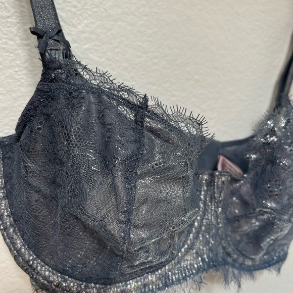 Sexy Shimmery Blue Victoria’s Secret Dream Angels Pushup without padding bra - Picture 3 of 7